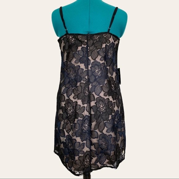 Express Black Embroidered Floral Mini Dress Womens Size Medium Tan Lining - Picture 2 of 16